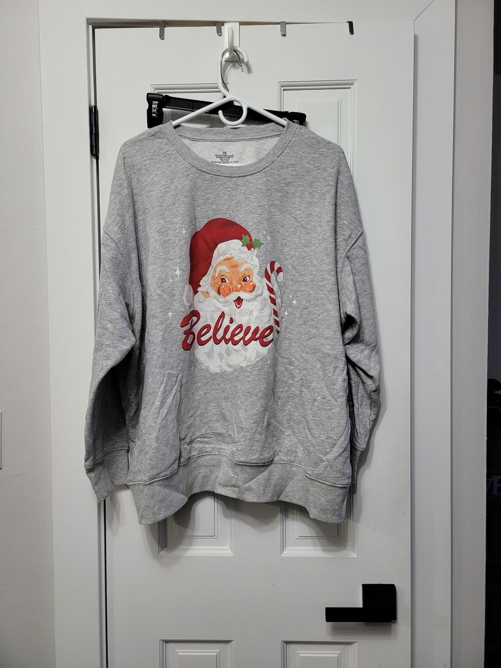 Women's Grey 'Believe' Santa Graphic Sweatshirt